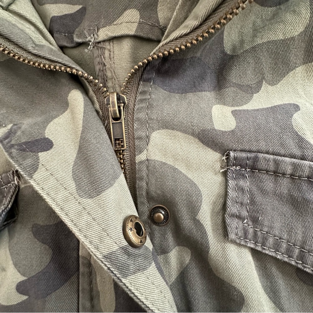 Blue Rain Camouflage Utility Cargo Jacket Pink Floral Embroidery Accent Size Med - Picture 11 of 16